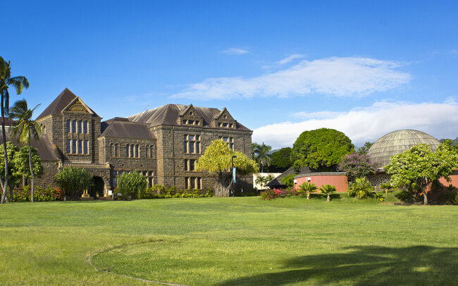 bishop museum facade on a sunny day