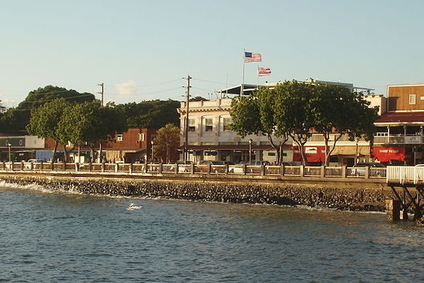 Lahaina Oceanfront / en:User:Calbear22, Public domain, via Wikimedia Commons