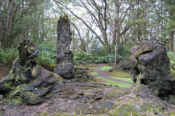 Lava Tree State Park / Scott Carpenter, CC BY-SA 2.0, via Wikimedia Commons