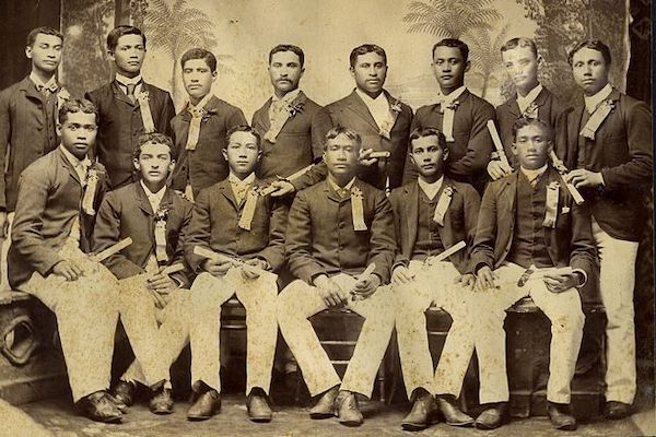 First graduating class of Kamehameha School for Boys - 1891 / Kamehameha Schools Archives, Public domain, via Wikimedia Commons