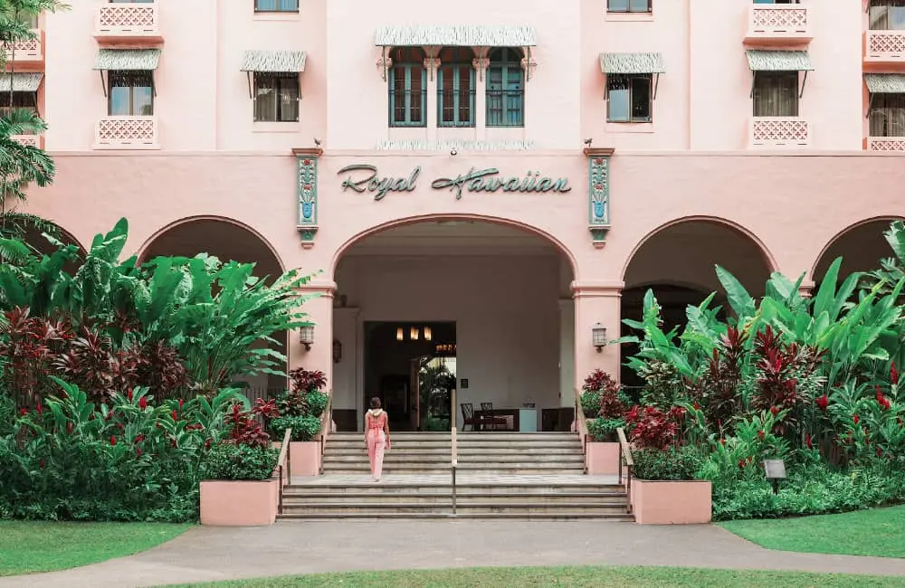 royal hawaiian hotel facade