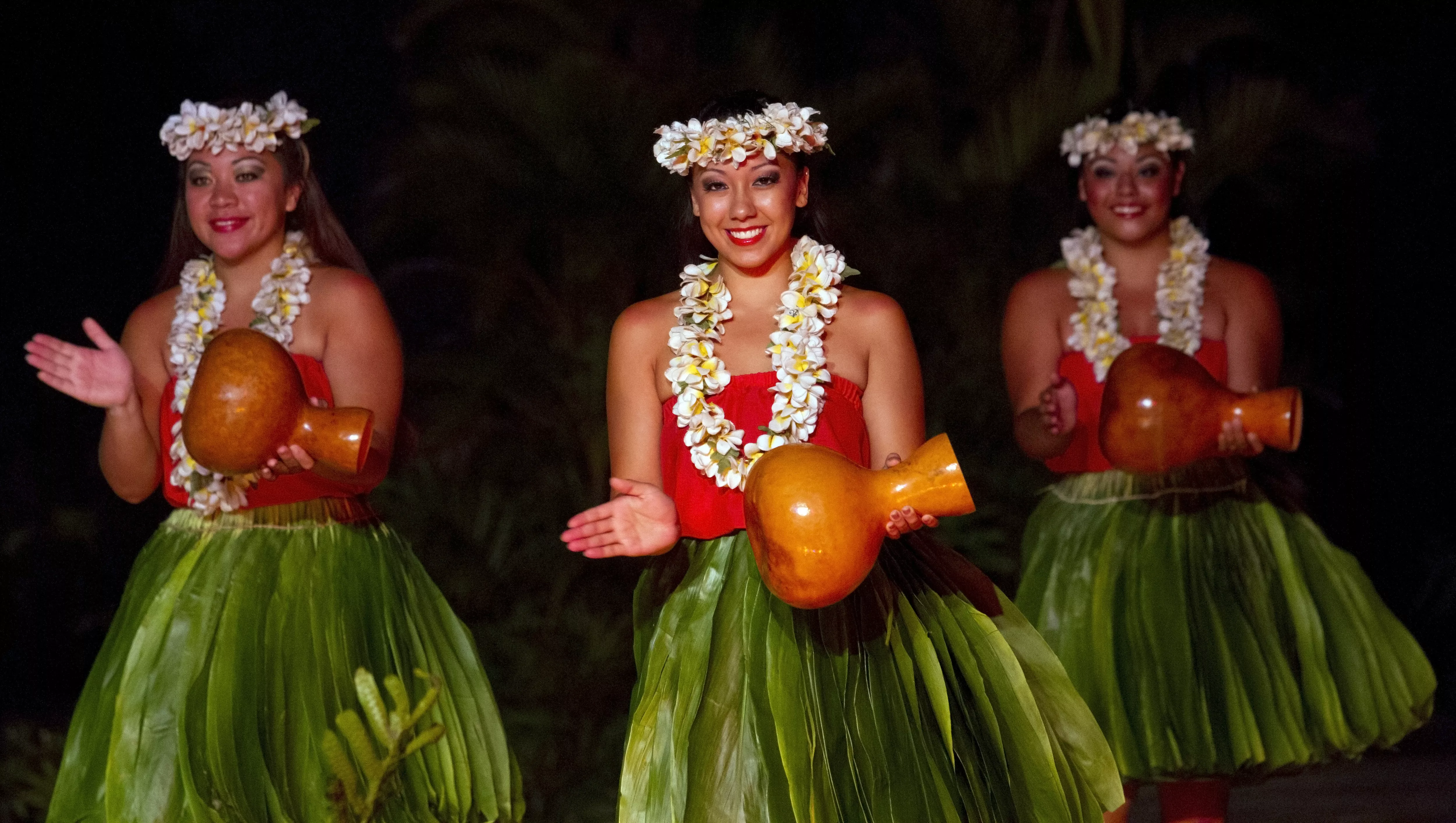 hula dancers