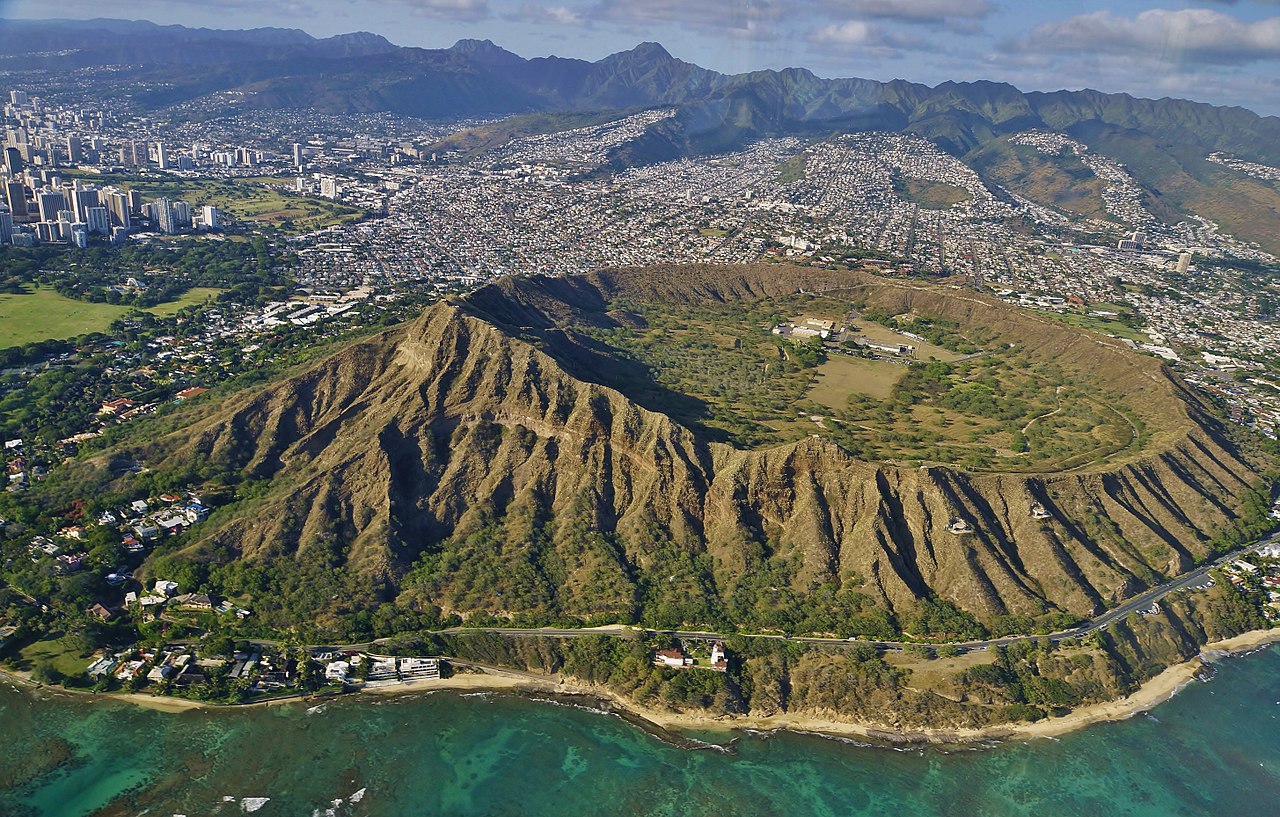 Hawaii Tourism Authority (HTA) / Tor Johnson diamond head shaka guide oahu